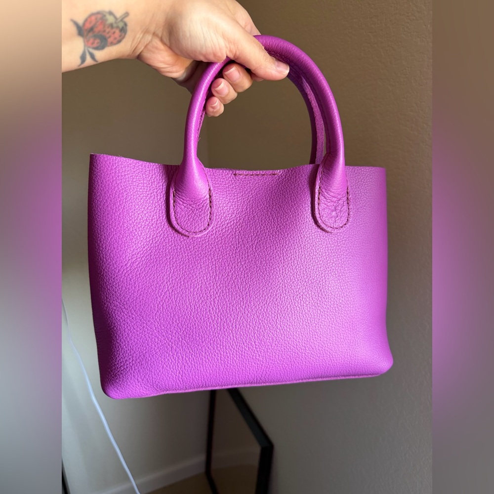 Premium Portland Leather goods, Cattleya, large raindrop Crossbody bag